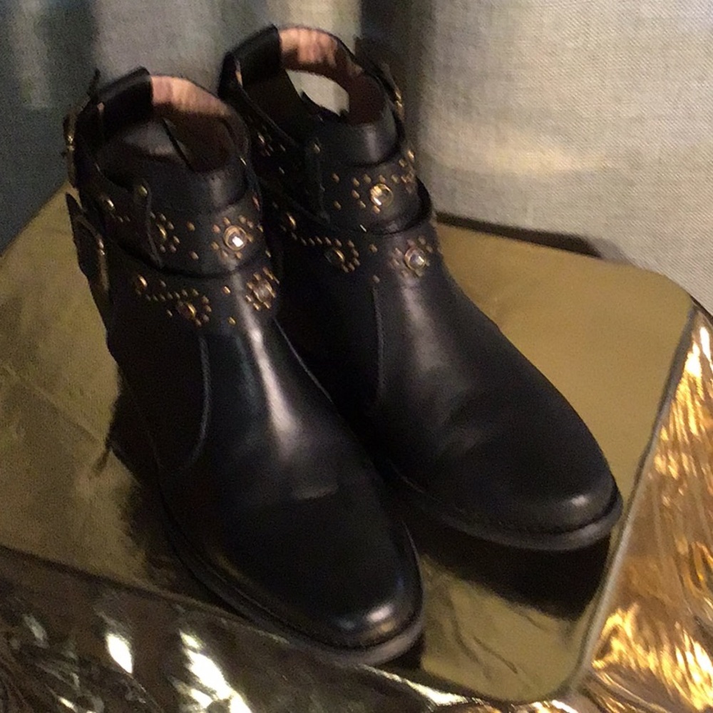 Women’s leather ankle boots BestyJohsonNWOT